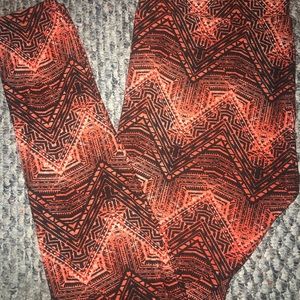 LuLaRoe TC tall and curvy leggings